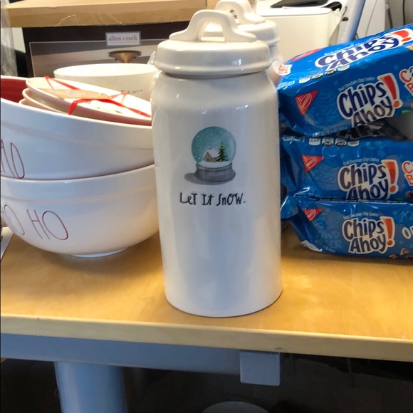 Rae Dunn Let it Snow Canister with lid - Picture 1 of 1